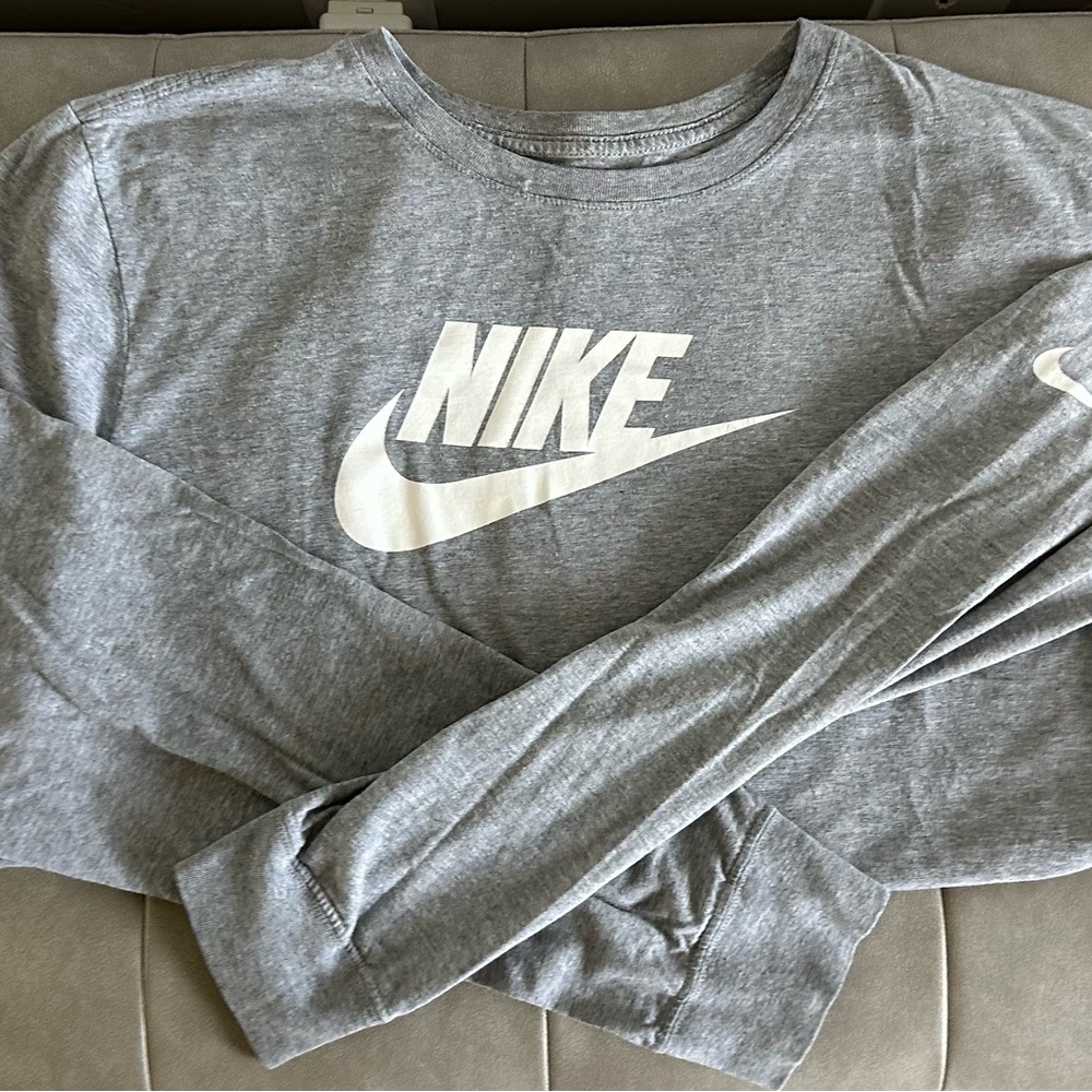 Nike Heather Gray Long Sleeve Tee